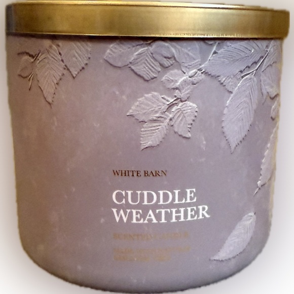 💜WHITE BARN💜Cuddle Weather 3-Wick Candle/NWT - Picture 1 of 5